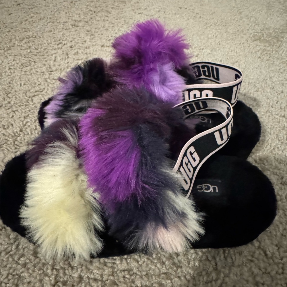 UGG Women's Fluffy Slippers - Purple and Black